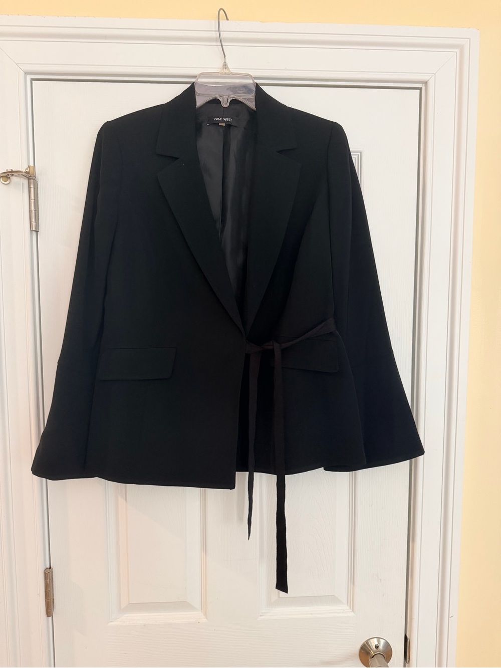 Ladies Size 8-10 "Nine West" Black Tie-Waist Blazer Formal GUC